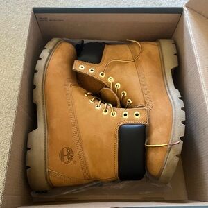 Men’s Timberland Classic 6in Waterproof Boot - Size 9